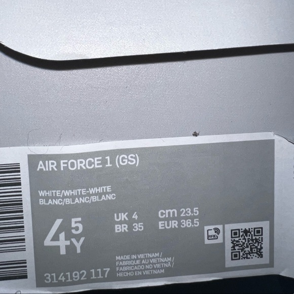 Air Force 1 - Picture 3 of 3